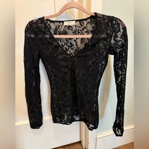 Aritzia Babaton lace v-neck XXS 🖤